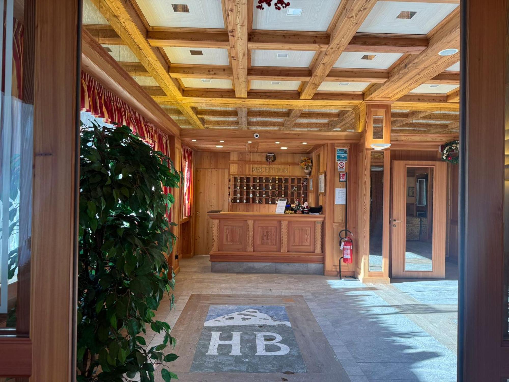 Hotel Breuil Exterior photo